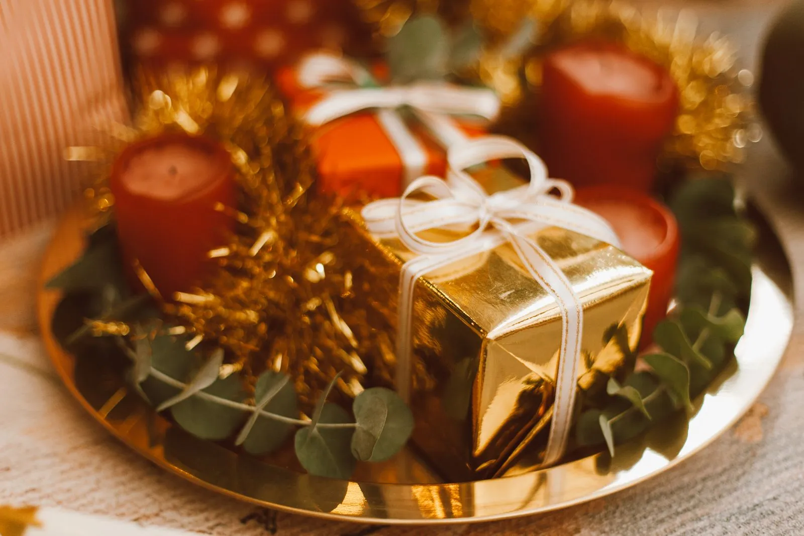How to Choose a Thoughtful Host Gift